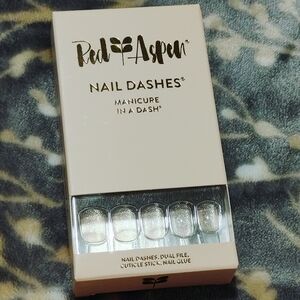 Red Aspen Gold Nail Dashes